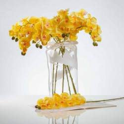 Umělá orchidea NATÁLIE žlutá. Cena uvedena za 1 kus.