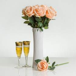 Krásna zamatová ruža MIA - XL priemer 9 cm v šampaňskej farbe. Cena je uvedená za 1 kus.