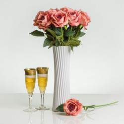 Krásna zamatová ruža MIA- XL priemer 9 cm v ružovolososovej farbe. Cena uvedená za 1 kus.