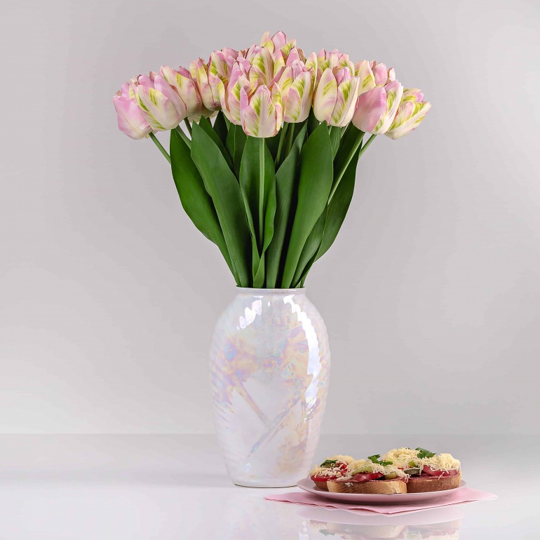 Umelý exkluzívny tulipán ELA svetlo-ružový. Cena uvedená za 1 kus.
