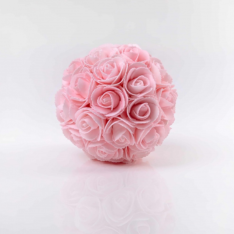 Dekoračná guľa z ruží LINDA, ružová. Cena uvedená za 1 kus.