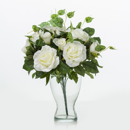 Ruža s rosou x12 kvetov v bielokrémovej farbe, aranžovaná kytica - SASKIA.