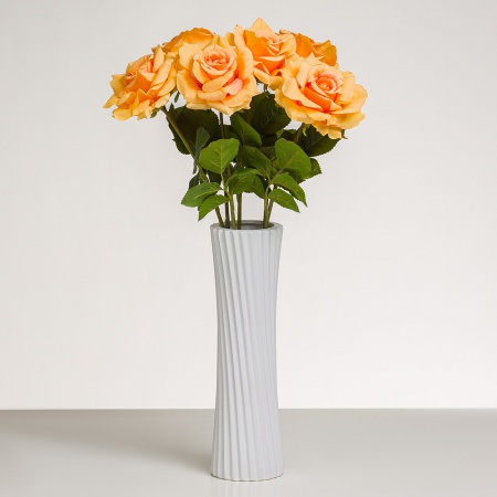 Hodvábna ruža RÉKA oranžová. Cena je uvedená za 1 kus.