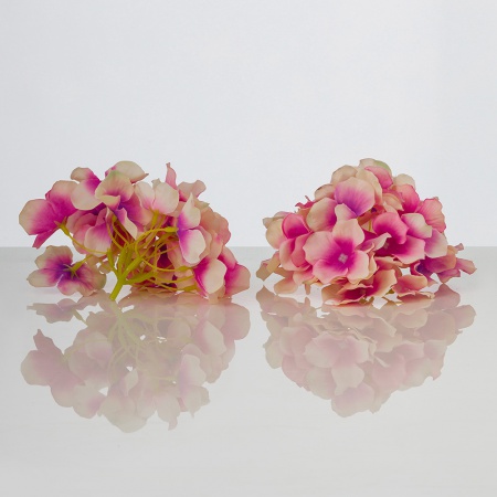 Umelá hlava kvetu hortenzie JANA v krémovoružovej farbe. Cena je uvedená za 1 kus.