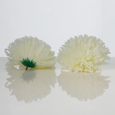 Umelá hlava kvetu chryzantémy NIKITA v krémovej farbe. Cena je uvedená za 1 kus.