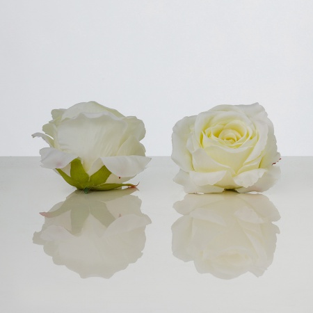 Umelá hlava kvetu ruže MICHAELA krémová. Cena je uvedená za 1 kus.