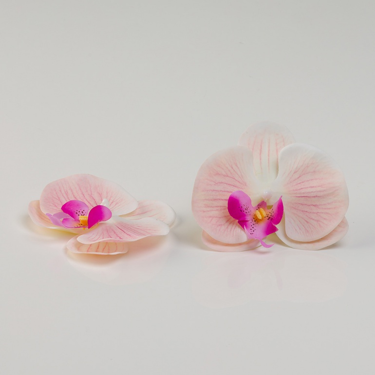 Umělá hlava květu orchidee MIRIAM v jemně-růžové barvě.