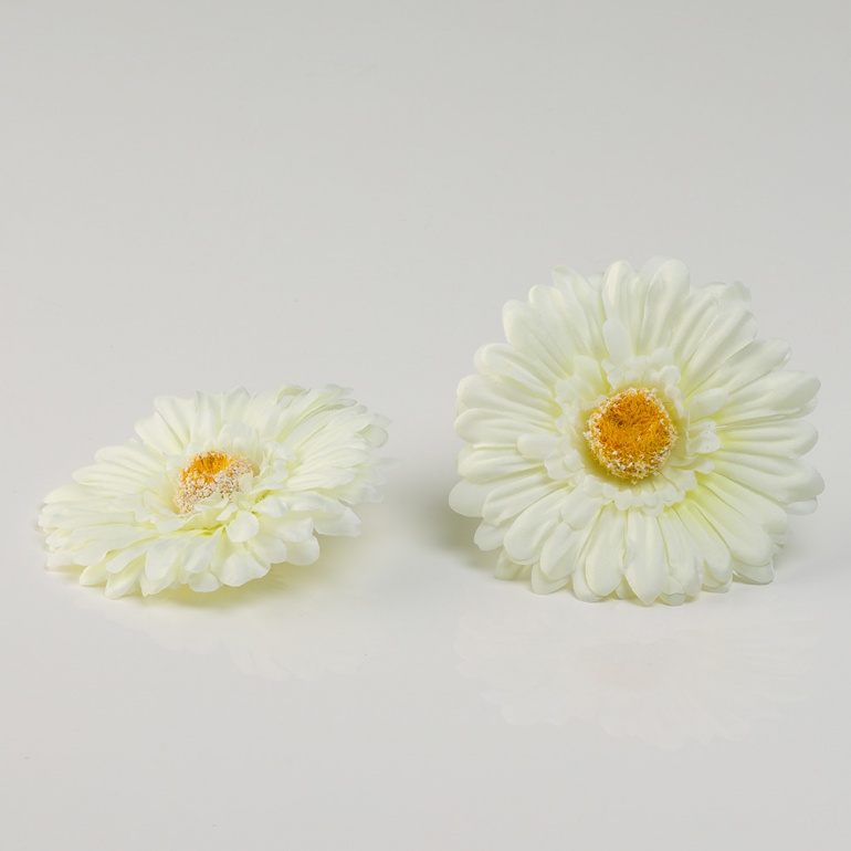 Umelá hlava kvetu gerbery STEFANI krémovo-biela. Cena uvedená za 1 kus.
