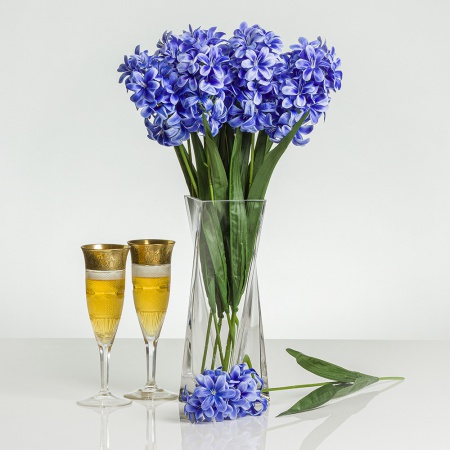 Umelý hyacint VIKI- XL výška hlavy kvetu 14 cm  v modrej  farbe. Cena je uvedená za 1 kus.