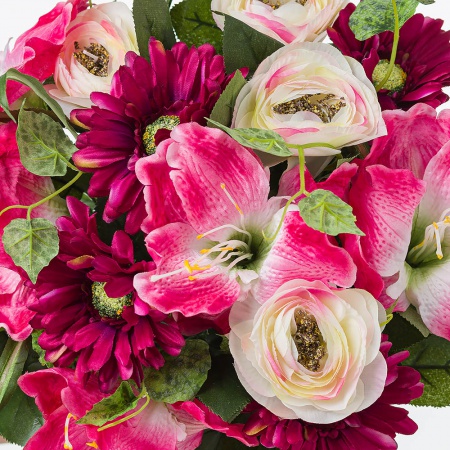 Gerbera a amarylis v ružovobordovej farbe. Aranžovaná kytica ANGÉLA.